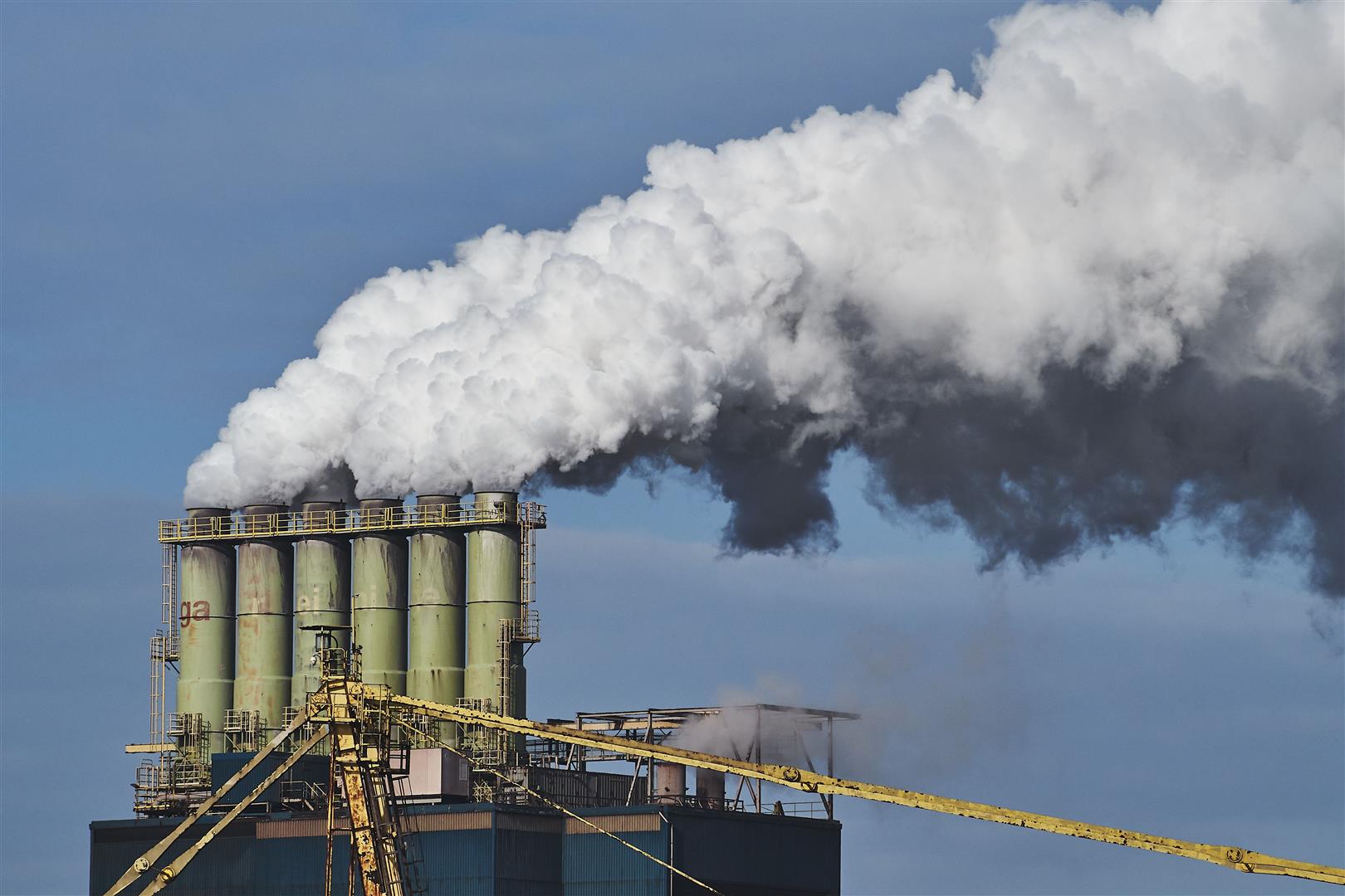 Eliminating PM2.5 By Requiring Industrial Plants to Install Air Pollution Emission Detectors Starting on June 10