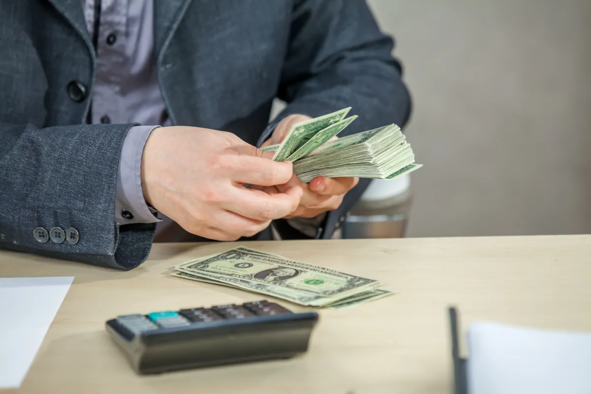 Services for receiving money f...