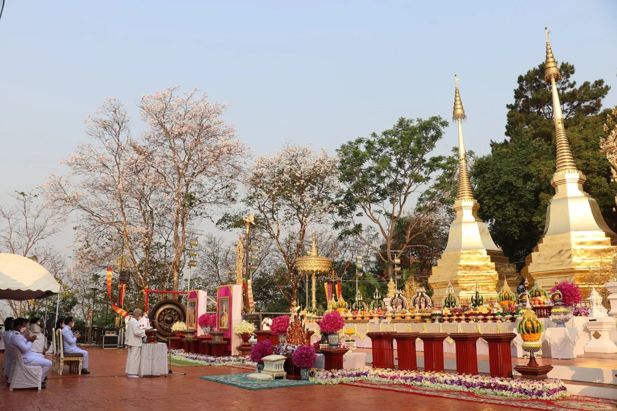 ปฏิทินท่องเที่ยว - ประเพณีนมัสการและสรงน้ำพระธาตุดอยตุง จ.เชียงราย