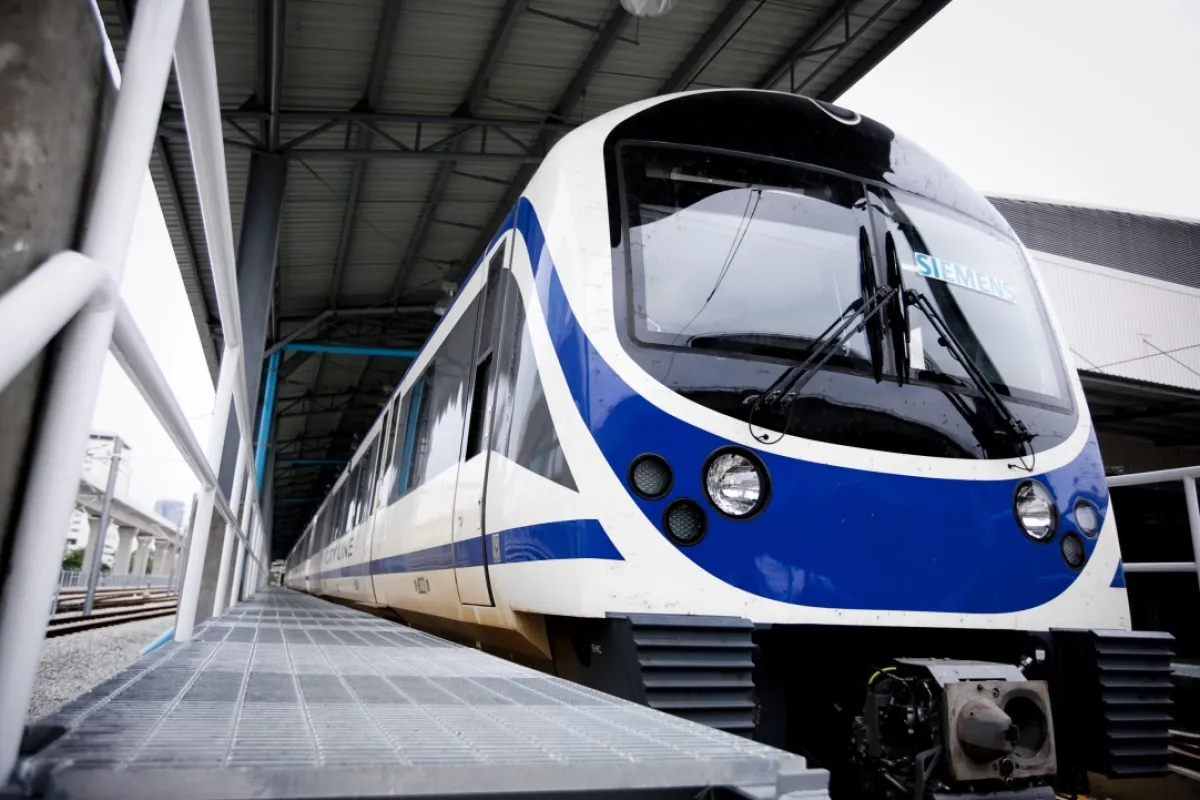 How to travel from Suvarnabhum...