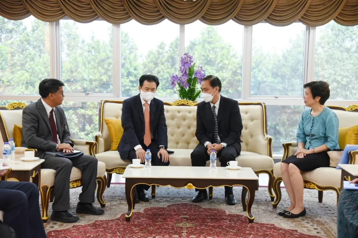 Thailand consults Lao PDR on o...