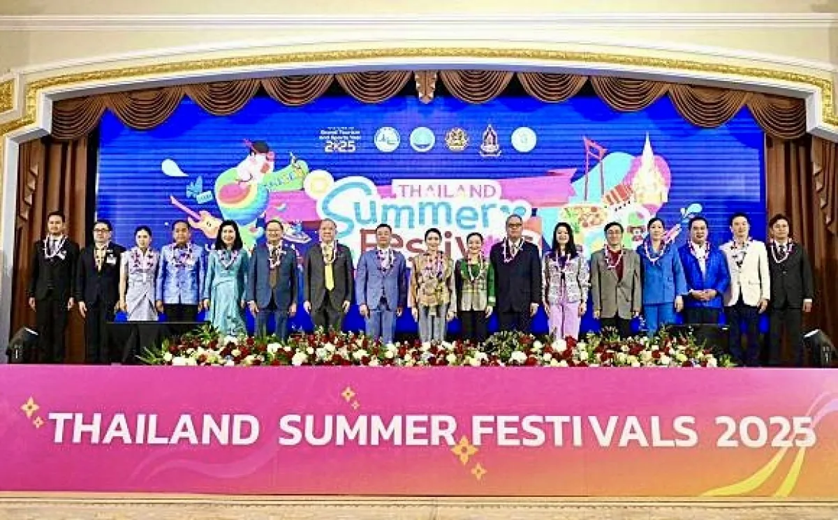 International Tourists Are Welcome to Join Thailand Summer Festivals