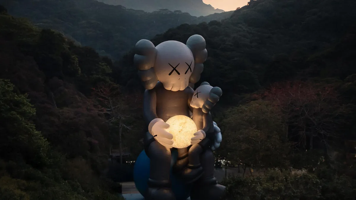 KAWS:HOLIDAY THAILAND
